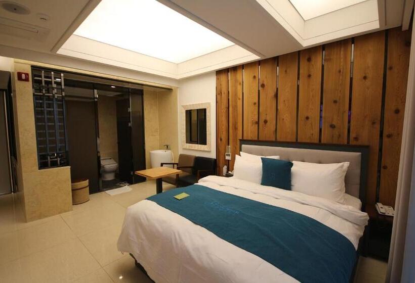 חדר סטנדרט, Jb Tourist