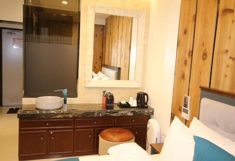 חדר סטנדרט, Jb Tourist