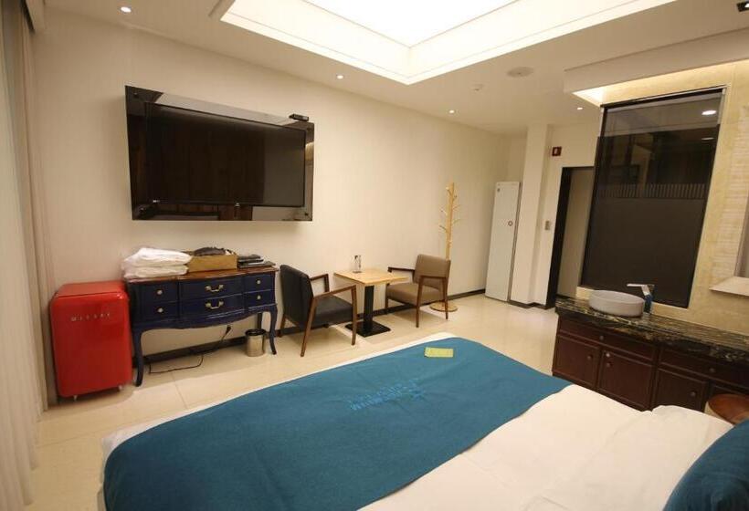 חדר סטנדרט, Jb Tourist