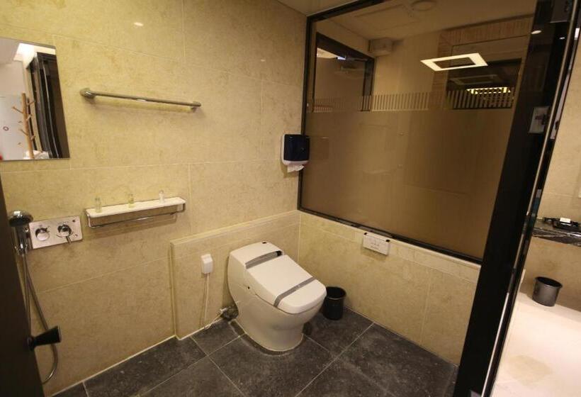 חדר פרמיום, Jb Tourist