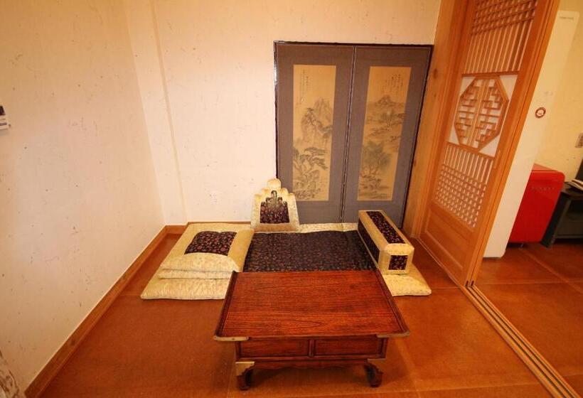 חדר סטנדרט, Jb Tourist