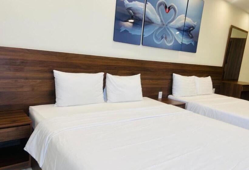 اتاق خانوادگی, Hoang Trieu Marina Thu Dau Mot