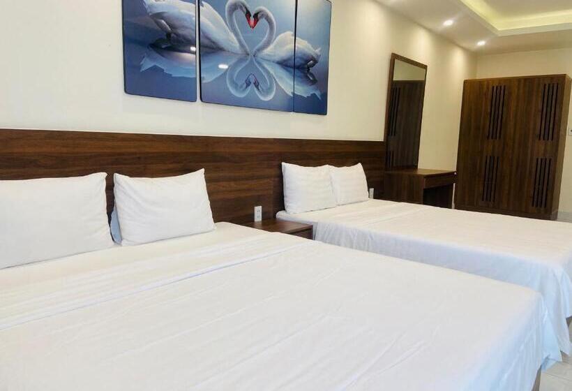 اتاق خانوادگی, Hoang Trieu Marina Thu Dau Mot