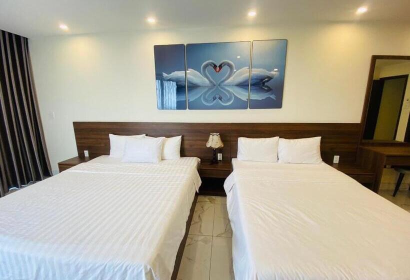 اتاق خانوادگی, Hoang Trieu Marina Thu Dau Mot