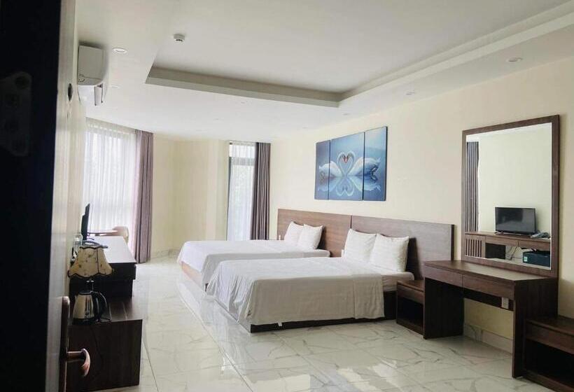 اتاق خانوادگی, Hoang Trieu Marina Thu Dau Mot