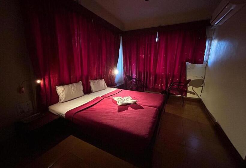 Номер Deluxe, Prabha