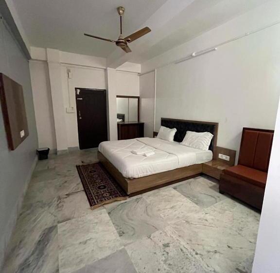 اتاق سوپریور با تخت بزرگ, Sm Lodge And Restaurant