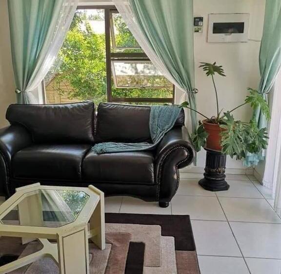 غرفة قياسية, Africa Online Suites