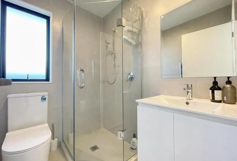 デラックススイート, Great Value 1b1b Studio In Sandringham Private Entrance, Close To City, Heat Pump, Netfilx