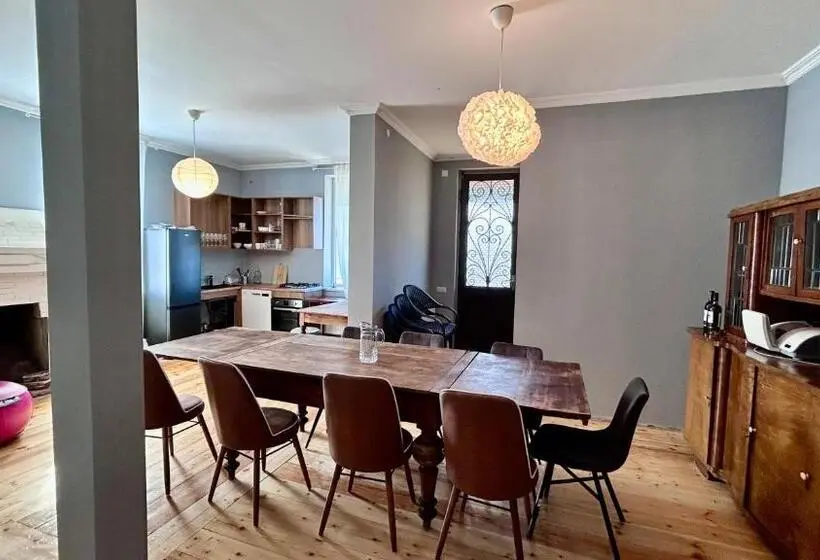 اتاق لوکس, House & Wine