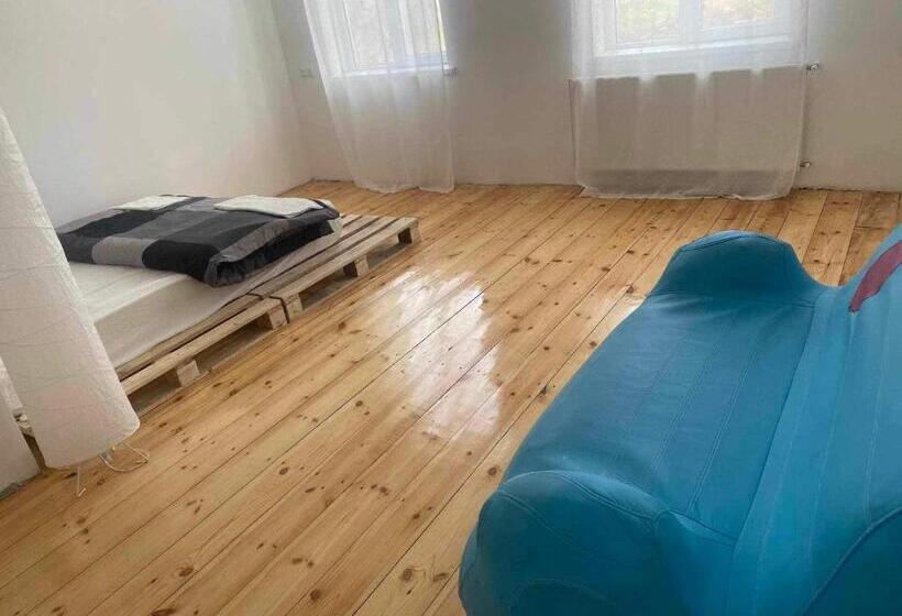 اتاق استاندارد, House & Wine