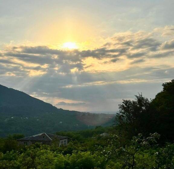 اتاق استاندارد سه نفره, House & Wine