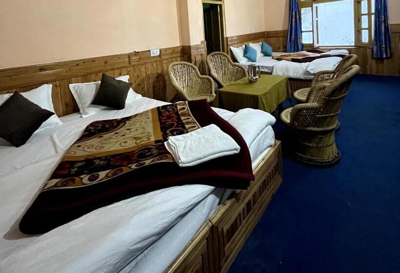 Семейный Номер, Sojhaholidayinn