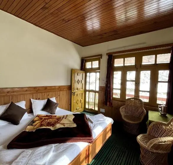 デラックスルーム, Sojhaholidayinn