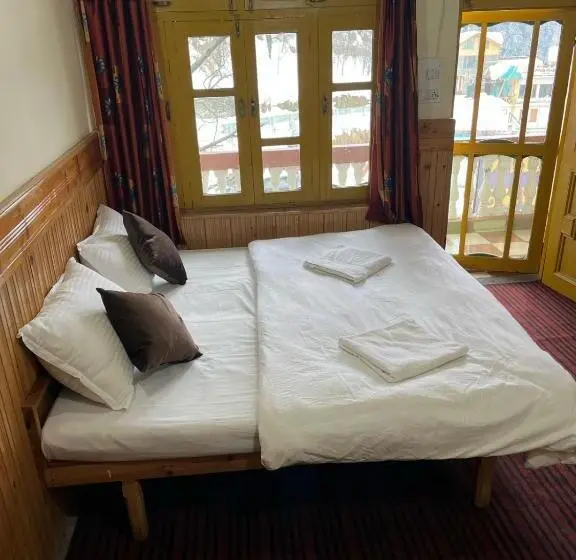デラックスルーム, Sojhaholidayinn