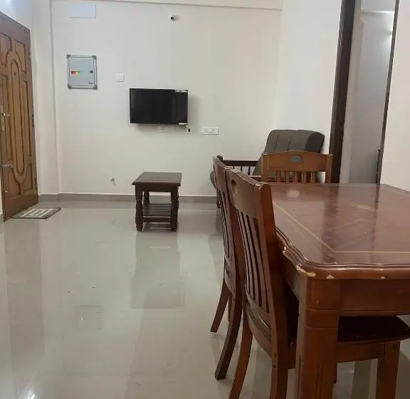 Huoneisto 2 Makuuhuonetta, Aishwaryam Service Apartment