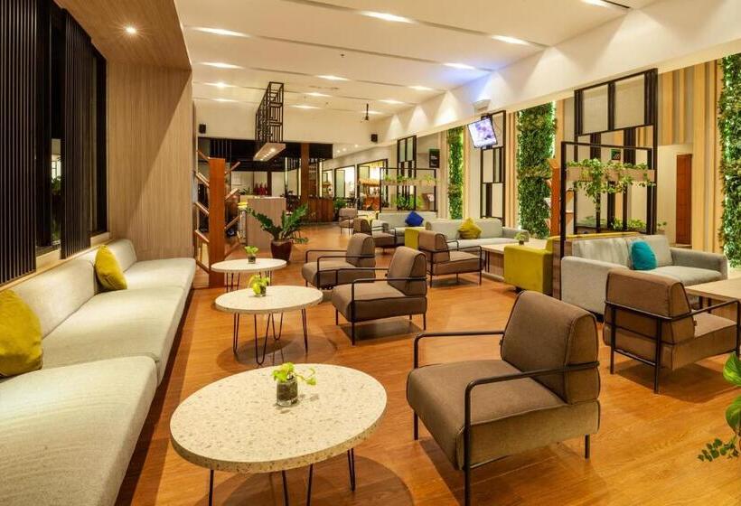 Номер Стандарт с Балконом, Amani Suite And Apartment Zn41
