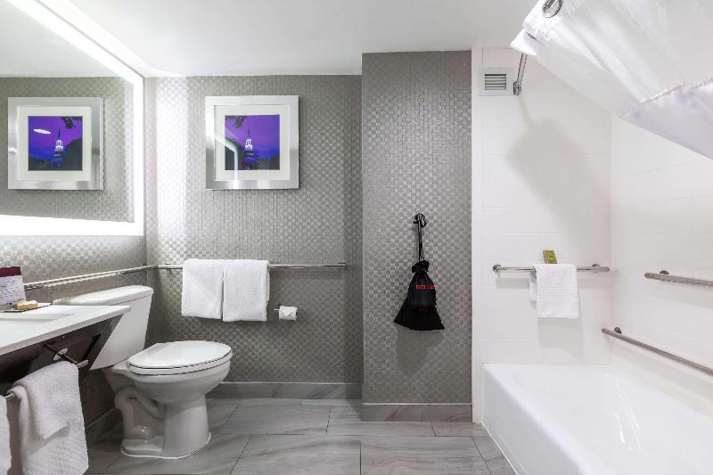 اتاق سوپریور, Cont