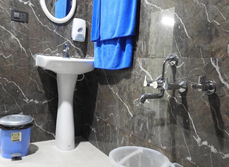 经济房, Nueva Boarding And Lodging