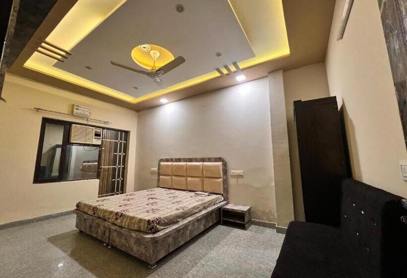 اتاق استاندارد, Oyo Bharat Stay