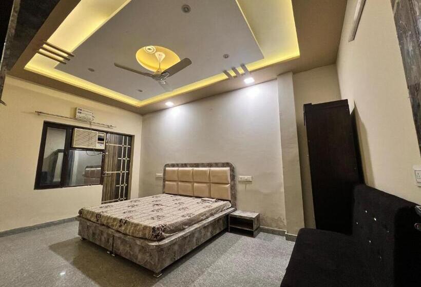 اتاق استاندارد, Oyo Bharat Stay