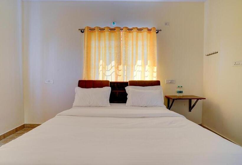 Triple Classic Room, Oyo Pranith Skys