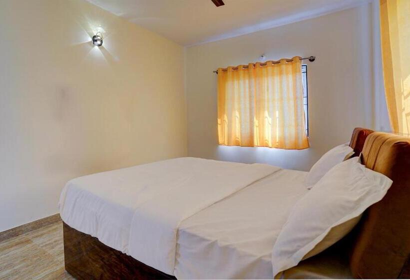 Triple Classic Room, Oyo Pranith Skys