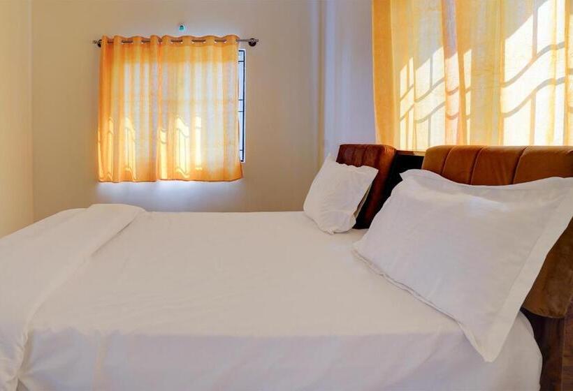 Triple Classic Room, Oyo Pranith Skys