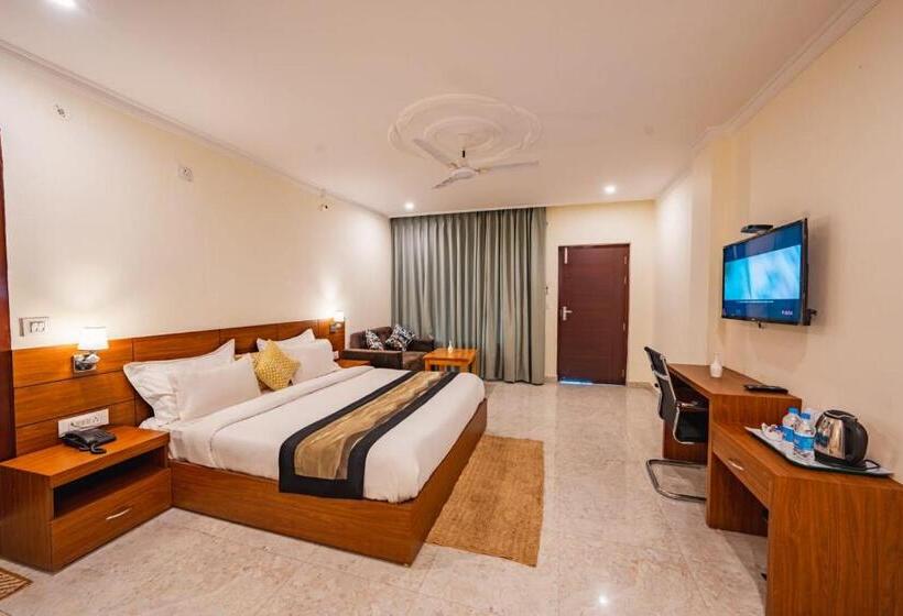 חדר סופריור עם מיטת קינג, The Himalayan Stays Nainital