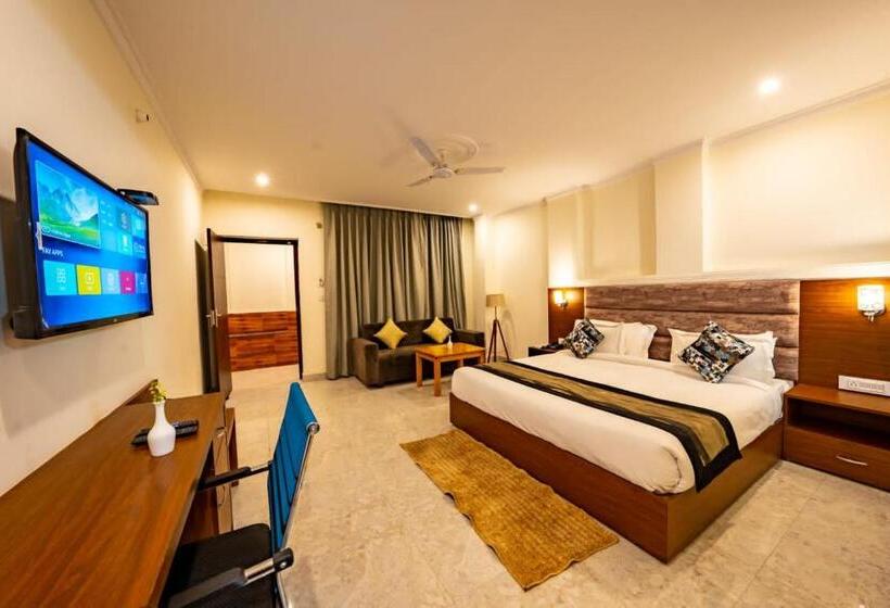 חדר סופריור עם מיטת קינג, The Himalayan Stays Nainital