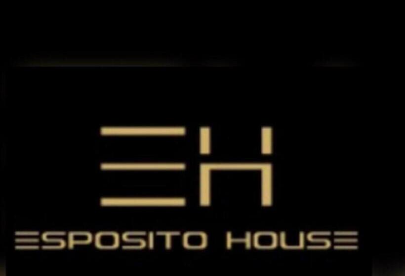חדר סטנדרט לארבעה, Esposito House