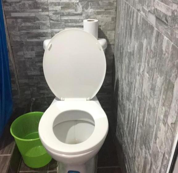 تختخواب در اتاق مشترک, Hostal Sanjuanerita