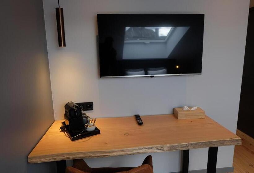 带大床的标准间, Le Cerf D Or