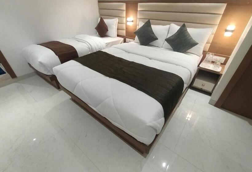 סוויטה משפחתית, Pearl Residency