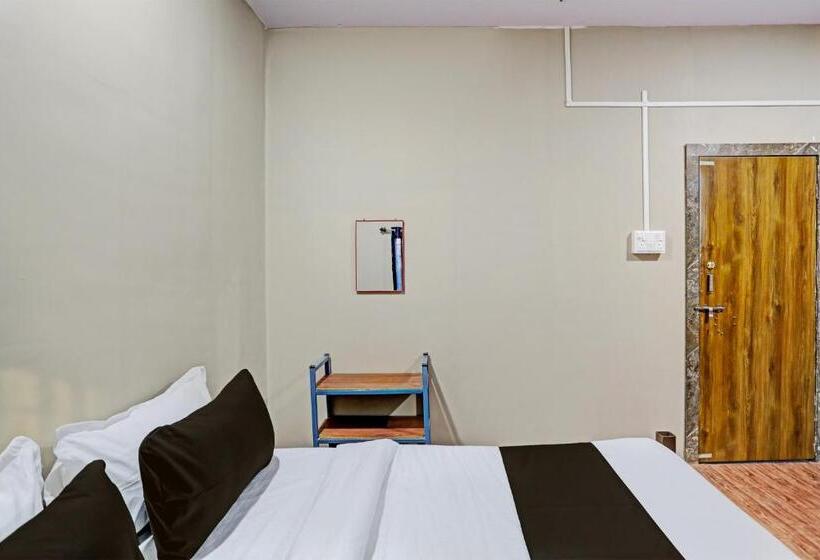 חדר קלאסי לשלושה, O Opd House