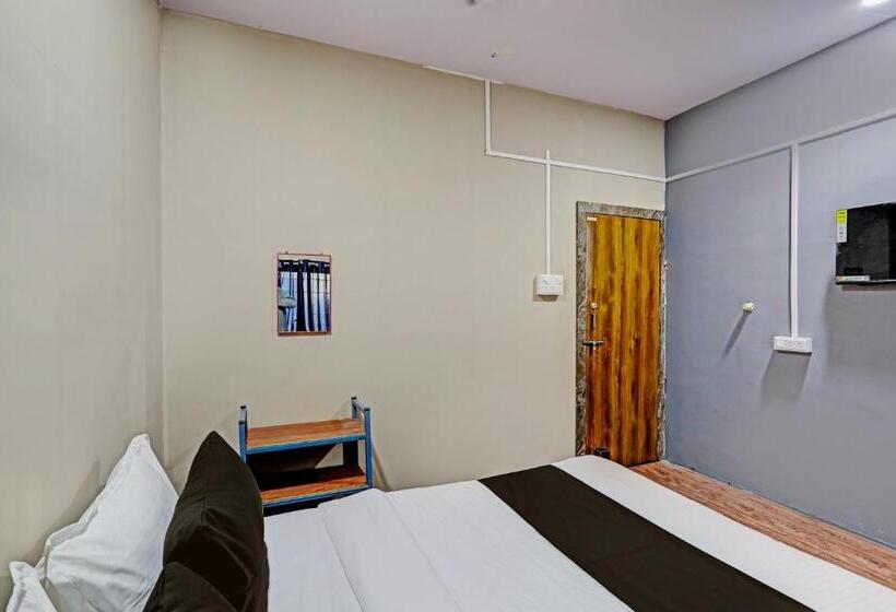 חדר קלאסי לשלושה, O Opd House