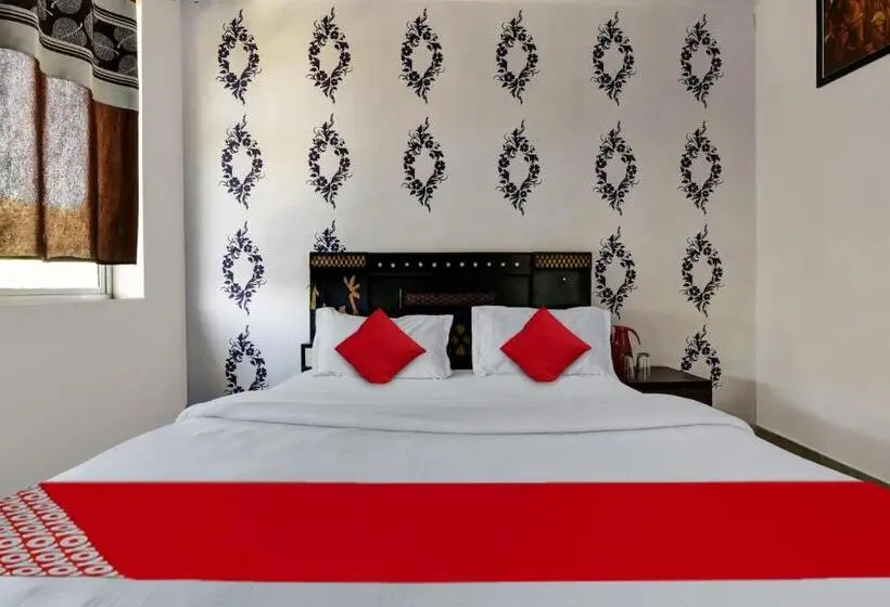 トリプルクラシックルーム, Oyo Hotel Shanti Villa