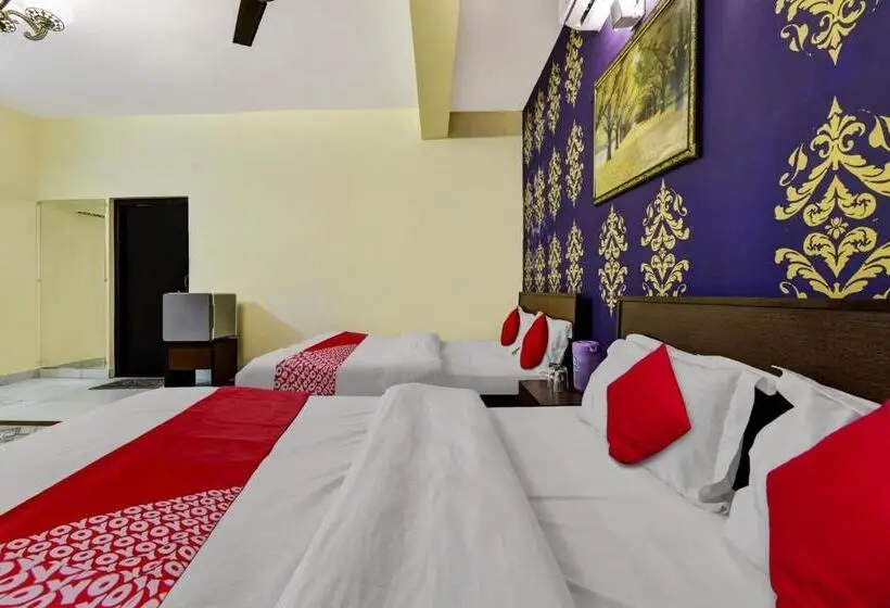 トリプルクラシックルーム, Oyo Hotel Shanti Villa