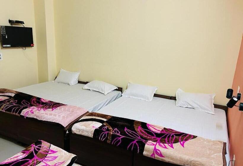 Standard Triple Room with Balcony, Cohouse