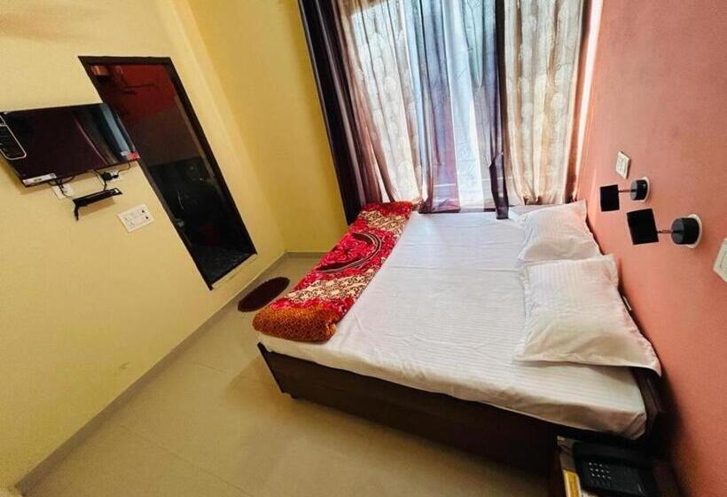 Standard Triple Room with Balcony, Cohouse