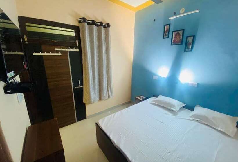 Economy Room, Cohouse