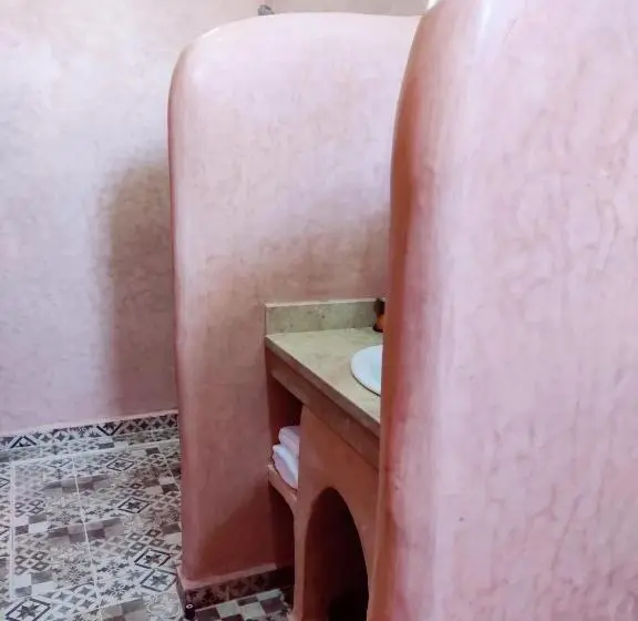 Perhesviitti, Zagora Oasis Lodge