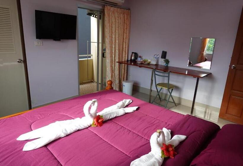 Standard Room, คุณแดง บัดเจทโฮเทล   Khun Daeng Budget