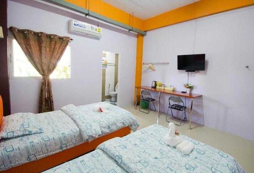 Standard Room, คุณแดง บัดเจทโฮเทล   Khun Daeng Budget