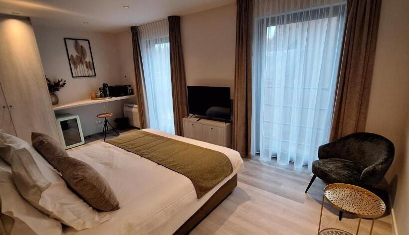 غرفة قياسية, Den Ommegang