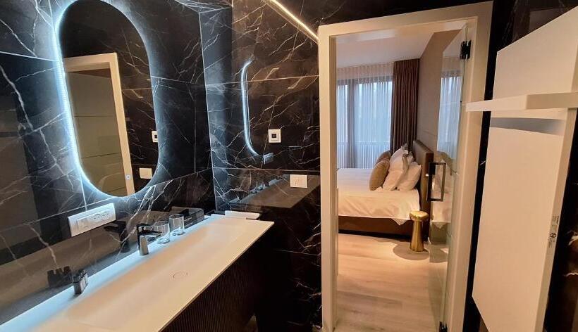 غرفة قياسية, Den Ommegang