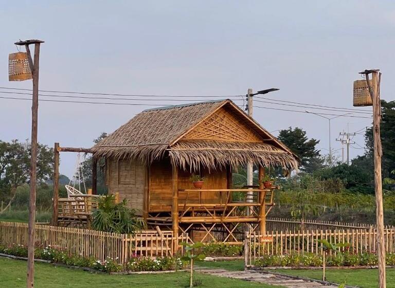 Villa 1 Dormitorio, บ้านไทยไออุ่น @ทุ่งขนอนหลวง