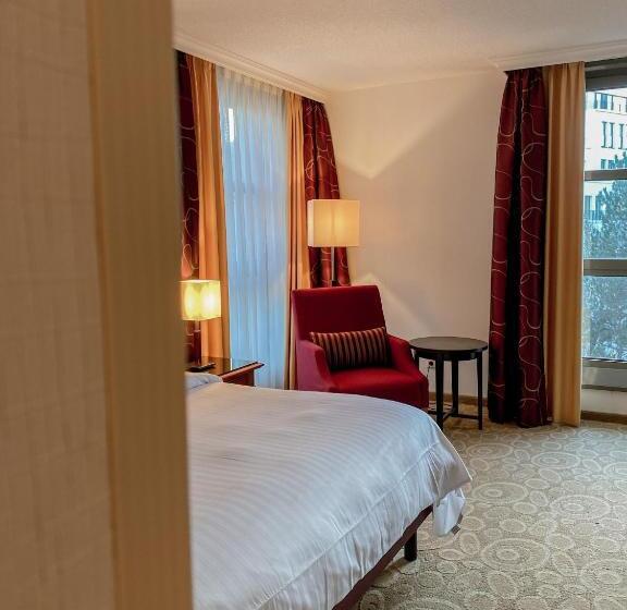 اتاق لوکس با بالکن, Excelsior