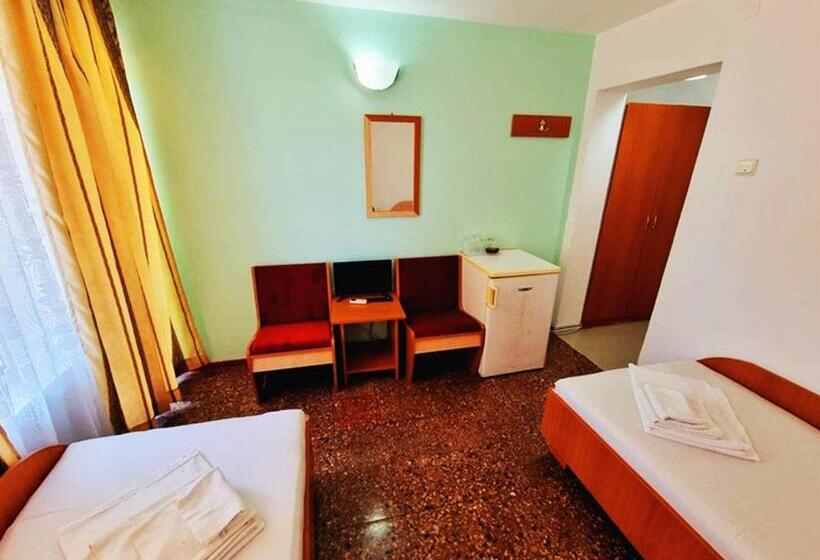 اتاق اکونومی, Excelsior