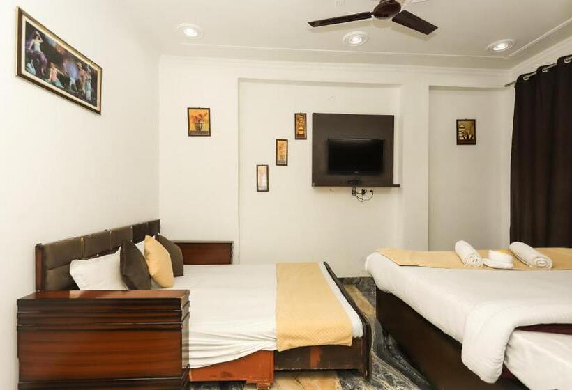 高品质的四人房间, Mirage Grand